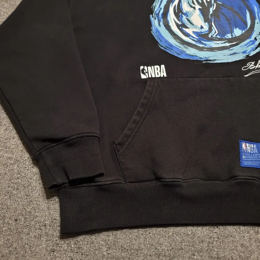 Dallas Mavericks Hoodie Adult Medium Black BKTSQD NBA Collaboration Distressed